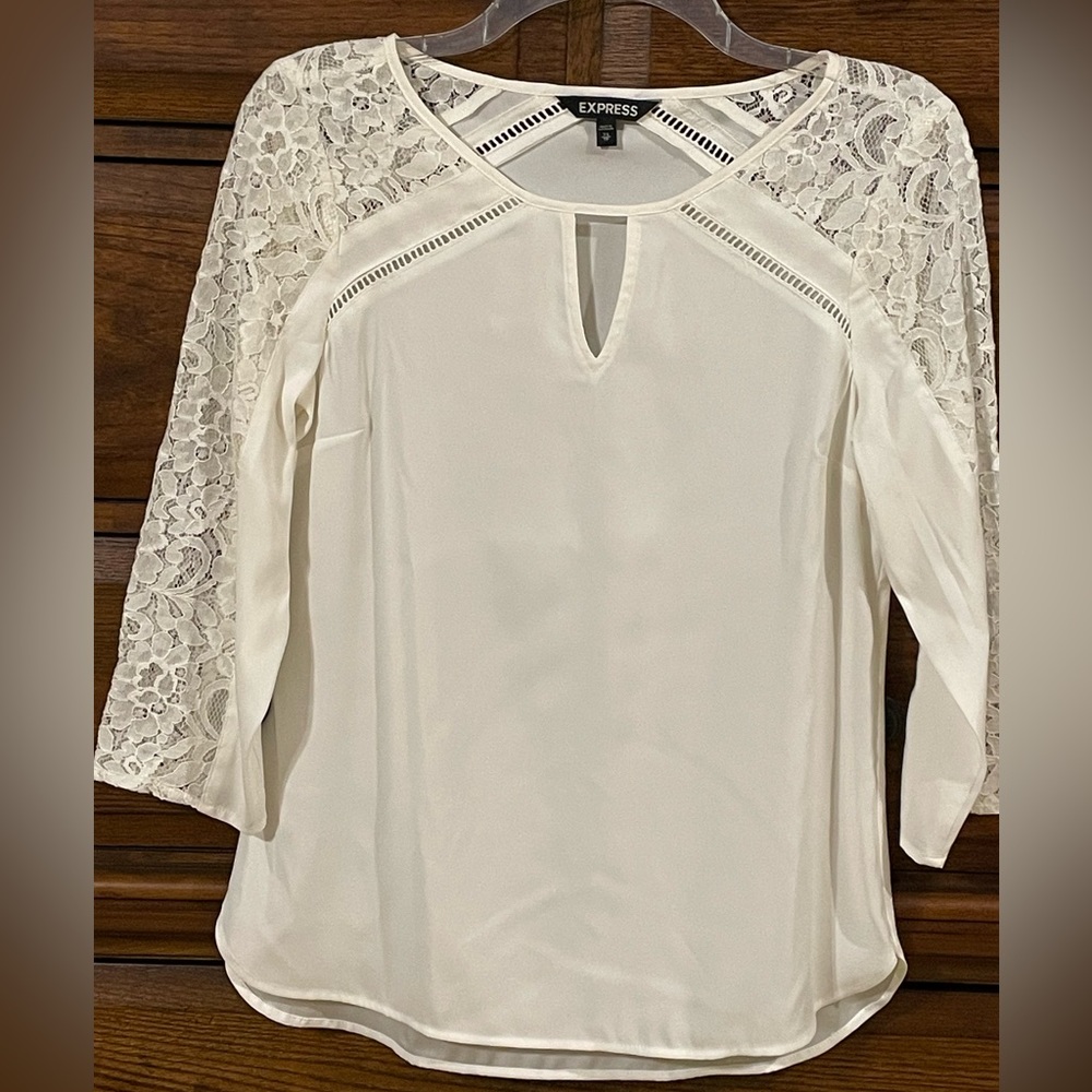 Express Lace Top Dressy Quarter sleeve size XS